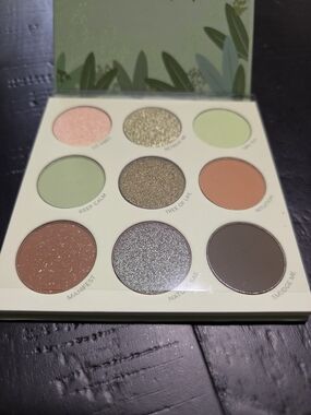 Green and Neutral Eyeshadow Palette - Multi Finish Women Makeup